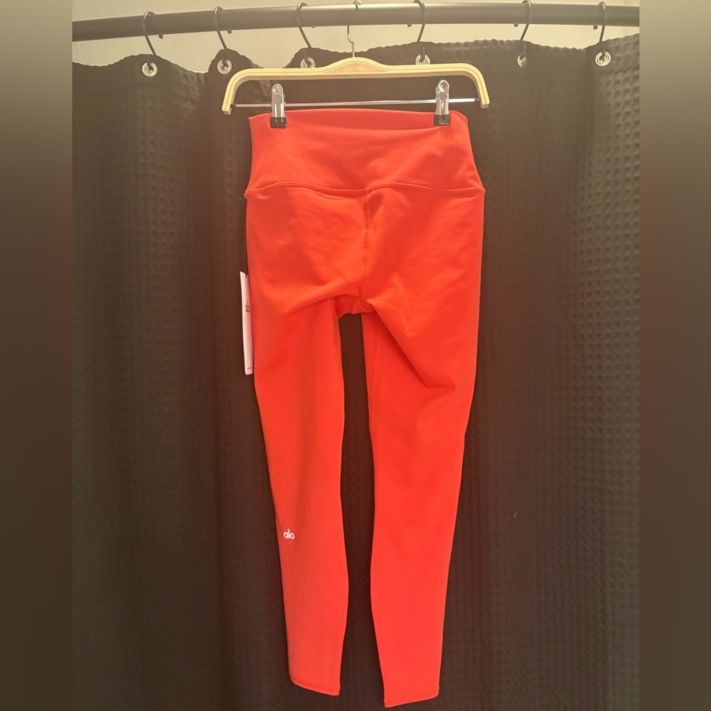 ALO Yoga 7/8 High-Waist Airbrush Legging Small Color: Red Hot Summer NWT - Picture 7 of 7